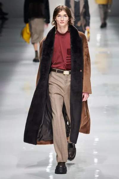 Look 29